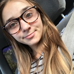 Meet your Posher, Cayla